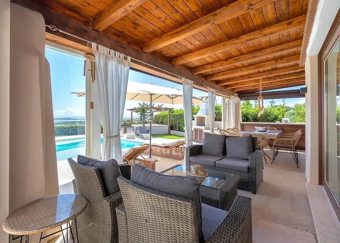 Flora Sea View * Punta de su Torrione